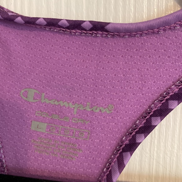 Champion exercise top in size large, purple and in EUC never worn. No defects - Picture 3 of 7